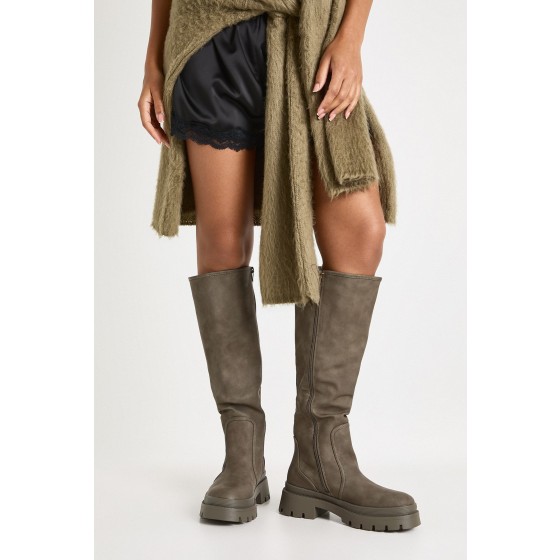 Wide Fit Cleated Sole Knee Boot