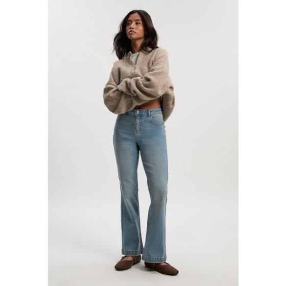 Petite Mid Rise Y2K Bootcut Jean