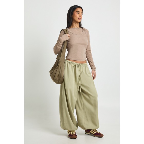 Petite Woven Crepe Balloon Trouser