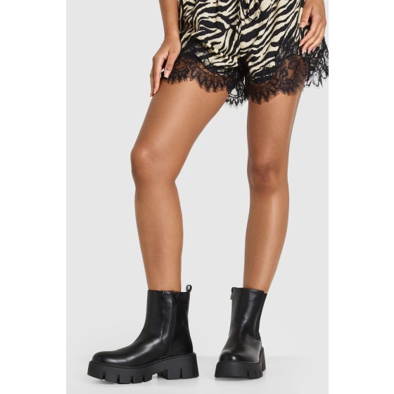 Cleated Sole Chunky Chelsea Boots