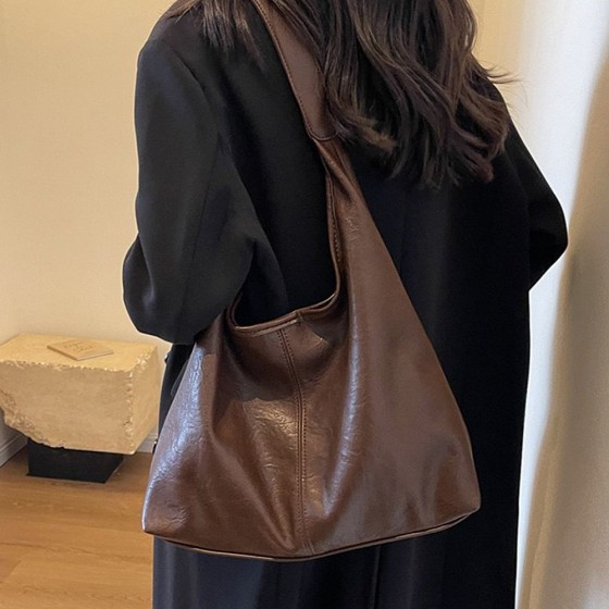 'Athena' Large Slouchy Shoulder Bag With Magnetic Clasp