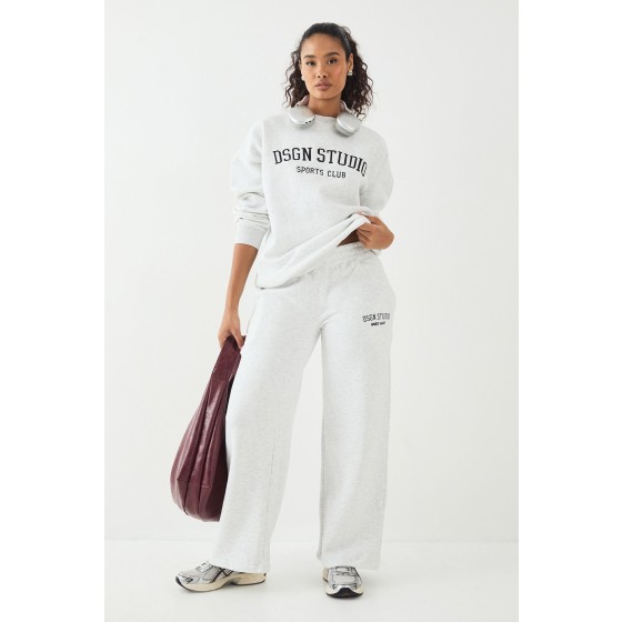 Petite DSGN Studio Applique Straight Leg Jogger